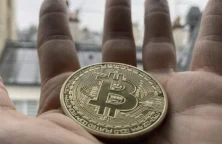 Main tenant un bitcoin (DR)