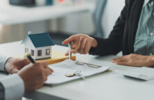 Devons-nous vendre nos parts de SCPI?