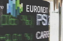 La Bourse de Paris gagne du terrain, tirée par les résultats d&rsquo;entreprises