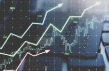 Bourse : les cinq actions au sommet que l’on peut encore acheter