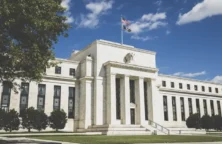 USA: la Fed devrait baisser ses taux à l&rsquo;avenir à un rythme plus lent, dit un responsable