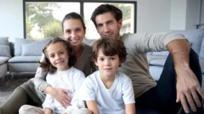 Julien et Élodie, cadre et avocate