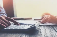 Zone euro: la croissance des crédits au secteur privé décélère en mai