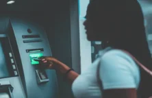 Les Français comptent sur eux-mêmes pour changer de banque, selon une étude