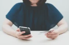 Paiements: les Français recourent de plus en plus au virement instantané